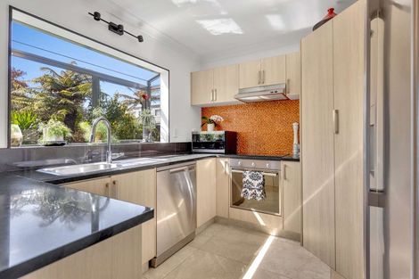 Photo of property in 1 Stonebridge Park Drive, Holdens Bay, Rotorua, 3010