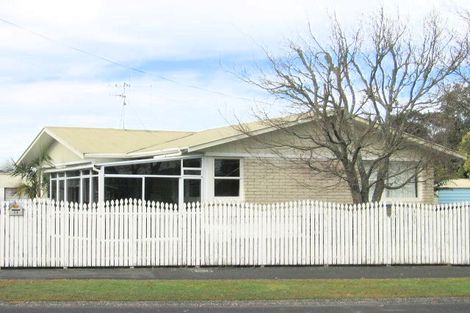 Photo of property in 51 Cecil Street, St Andrews, Hamilton, 3200