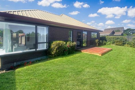 Photo of property in 1/50 Ambleside Drive, Burnside, Christchurch, 8053