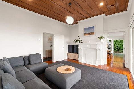 Photo of property in 3 Strathmore Crescent, Roslyn, Dunedin, 9010