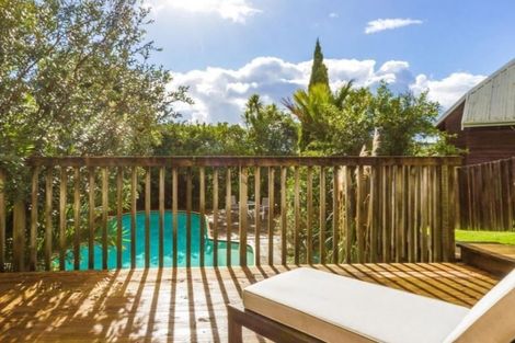 Photo of property in 3 Beulah Avenue, Rothesay Bay, Auckland, 0630