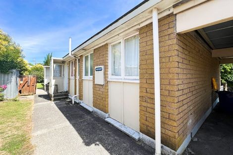 Photo of property in 1/9 Adriatic Avenue, Henderson, Auckland, 0612