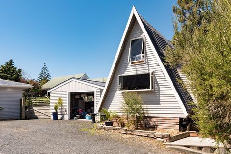 Photo of property in 2 Goffe Drive, Haruru, 0204