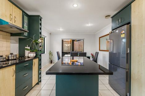 Photo of property in 28 Carnelian Court, Westgate, Auckland, 0614