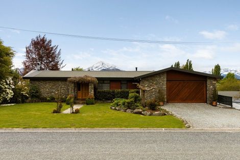 Photo of property in 3 Kinnibeg Street, Albert Town, Wanaka, 9305