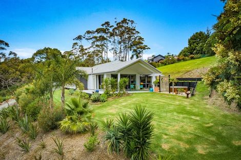Photo of property in 3b Hobbs Road, Matakatia, Whangaparaoa, 0930