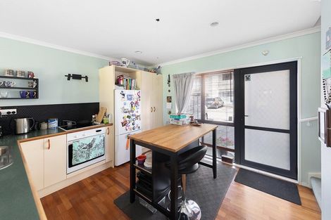 Photo of property in Tuscany Way, 19/3 Ambrico Place, New Lynn, Auckland, 0600