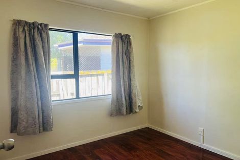 Photo of property in 5 Caribbean Drive, Unsworth Heights, Auckland, 0632
