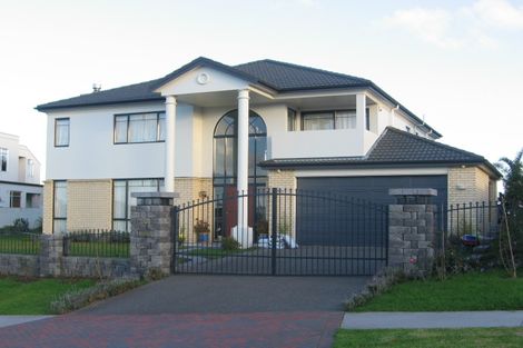 Photo of property in 13 Courtneys, West Harbour, Auckland, 0618
