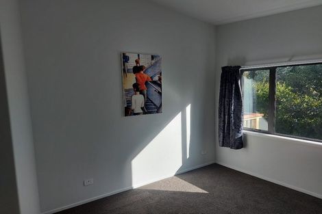Photo of property in 20 De Val Drive, Titirangi, Auckland, 0604