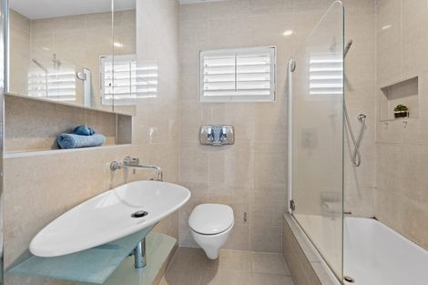 Photo of property in 5/241 Hurstmere Road, Takapuna, Auckland, 0622