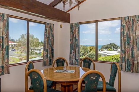 Photo of property in 906 Whangaparaoa Road, Manly, Whangaparaoa, 0930