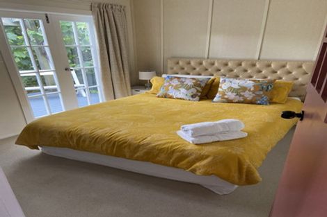 Photo of property in 12a Oxford Street, Martinborough, 5711