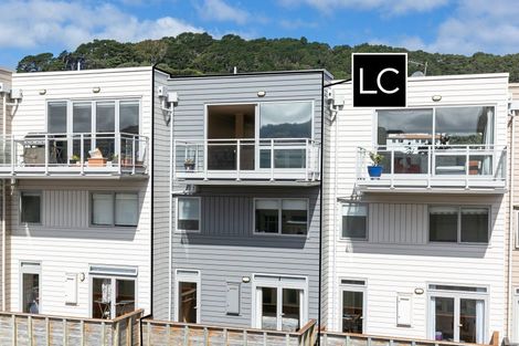 Photo of property in 13/15 Roxburgh Street, Mount Victoria, Wellington, 6011