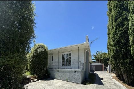 Photo of property in 143 Edmonton Road, Te Atatu South, Auckland, 0610