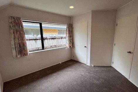 Photo of property in 2/31 Crescent Hills Court, Northpark, Auckland, 2013