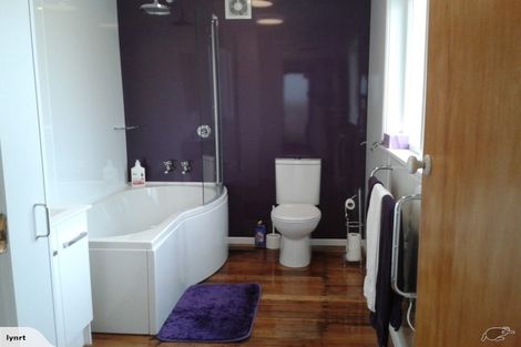 Photo of property in 1/15 Apu Crescent, Lyall Bay, Wellington, 6022