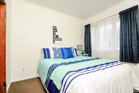 Photo of property in 43 Hereford Street, Te Atatu Peninsula, Auckland, 0610