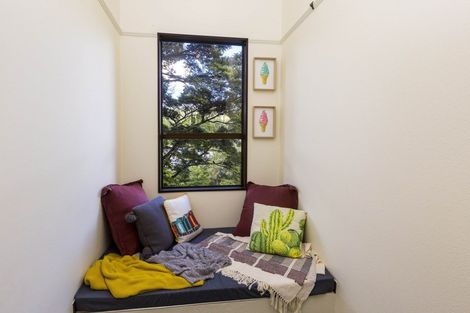 Photo of property in 27 Fendalton Crescent, Pinehaven, Upper Hutt, 5019