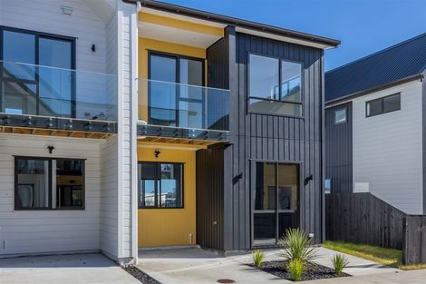 Photo of property in 27 Kumerahou Street, Kumeu, 0810