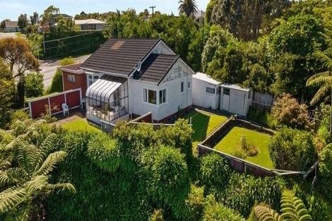 Photo of property in 126 Mangorei Road, Merrilands, New Plymouth, 4312