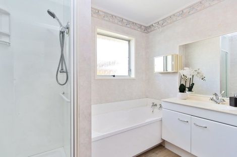 Photo of property in 5 Krippner Place, Dinsdale, Hamilton, 3204