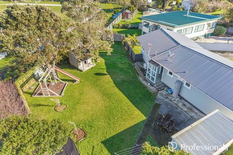 Photo of property in 5 Holly Grove, Maungaraki, Lower Hutt, 5010