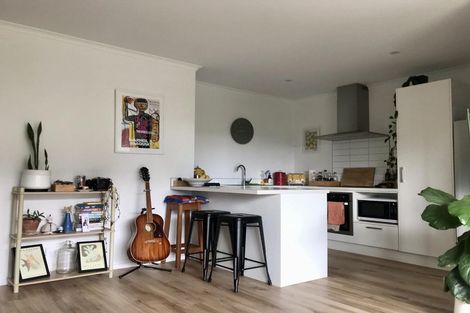 Photo of property in 10/71 Hobsonville Road, Hobsonville, Auckland, 0616