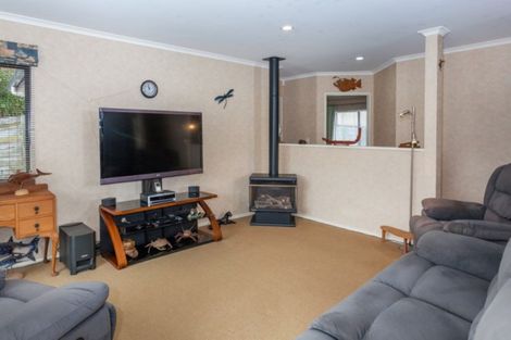 Photo of property in 2 Governors Heights, Whangamata, 3620