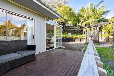 Photo of property in 2/43 Seaton Road, Murrays Bay, Auckland, 0630