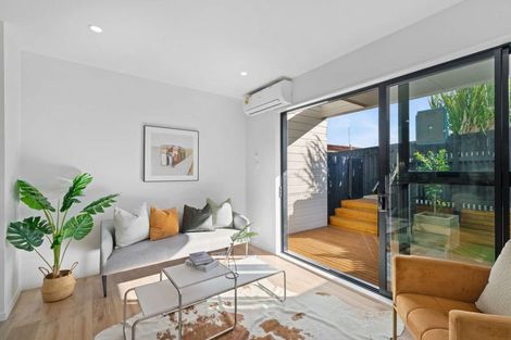 Photo of property in 3/29 Tudor Road, Henderson, Auckland, 0610