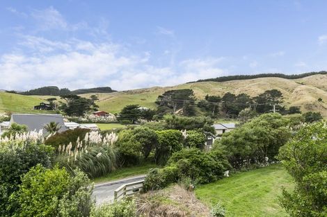 Photo of property in 1015 Makara Road, Makara Beach, Karori, 6972