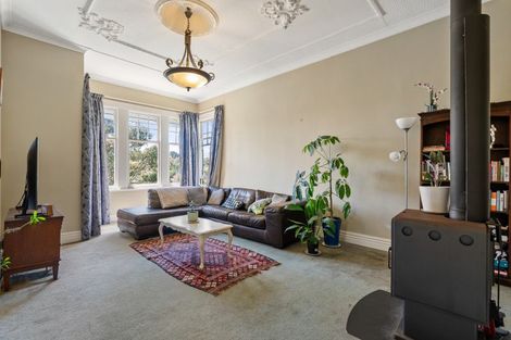 Photo of property in 25 Sutherland Crescent, Melrose, Wellington, 6023