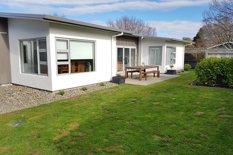 Photo of property in 5 Ake Ake Avenue, Hokowhitu, Palmerston North, 4410