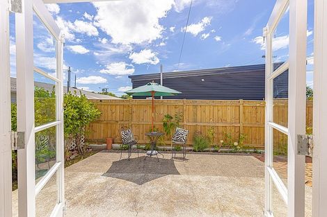 Photo of property in 2c Saint Leonard Street, Saint Johns Hill, Whanganui, 4501