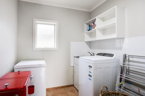 Photo of property in 5 Tanoa Place, Glendene, Auckland, 0602