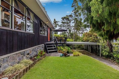 Photo of property in 25 Kopiko Road, Titirangi, Auckland, 0604