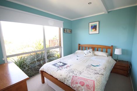 Photo of property in 5 Kaone Point Road, Matapouri, Whangarei, 0173