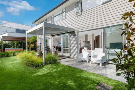 Photo of property in 13 Rangi Avenue, Schnapper Rock, Auckland, 0632