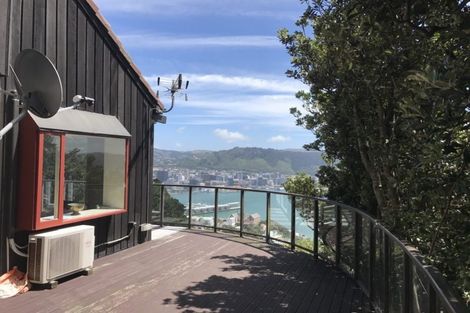 Photo of property in 39 Robieson Street, Roseneath, Wellington, 6011