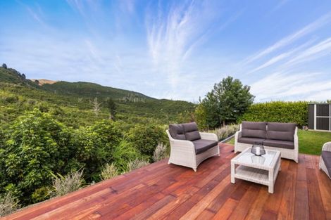 Photo of property in 1 Peregrine Place, Kinloch, Taupo, 3377