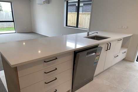 Photo of property in 9 Rarangi Mai Lane, Karaka, 2113