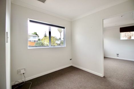 Photo of property in 88 Lantana Road, Green Bay, Auckland, 0604