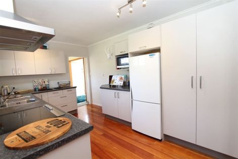 Photo of property in 95 Kenmore Street, Newlands, Wellington, 6037