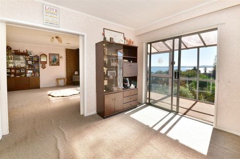Photo of property in 8 Kathy Terrace, Stanmore Bay, Whangaparaoa, 0932