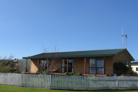 Photo of property in 12 Huntly Street, Foxton, 4814