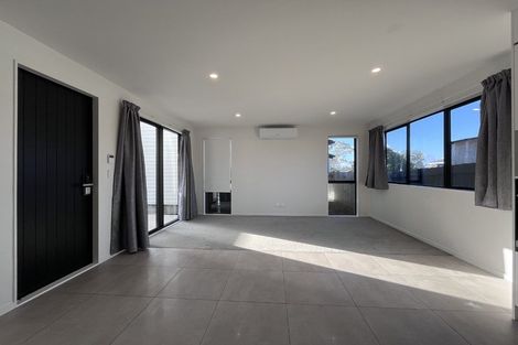 Photo of property in 10/535 Swanson Road, Ranui, Auckland, 0612