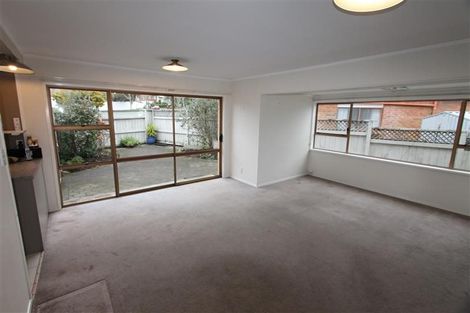 Photo of property in 1/8 Cezanne Place, New Lynn, Auckland, 0600