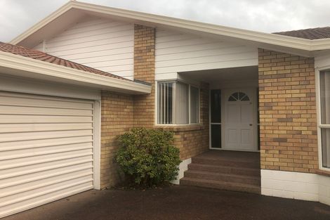 Photo of property in 23 Simon Owen Place, Golflands, Auckland, 2013