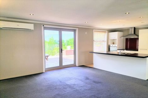 Photo of property in 6 Kereru Close, Halfway Bush, Dunedin, 9010